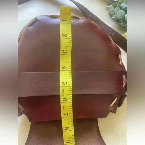 Handmade Leather Crossbody
Purse OS - Picture 10 of 10